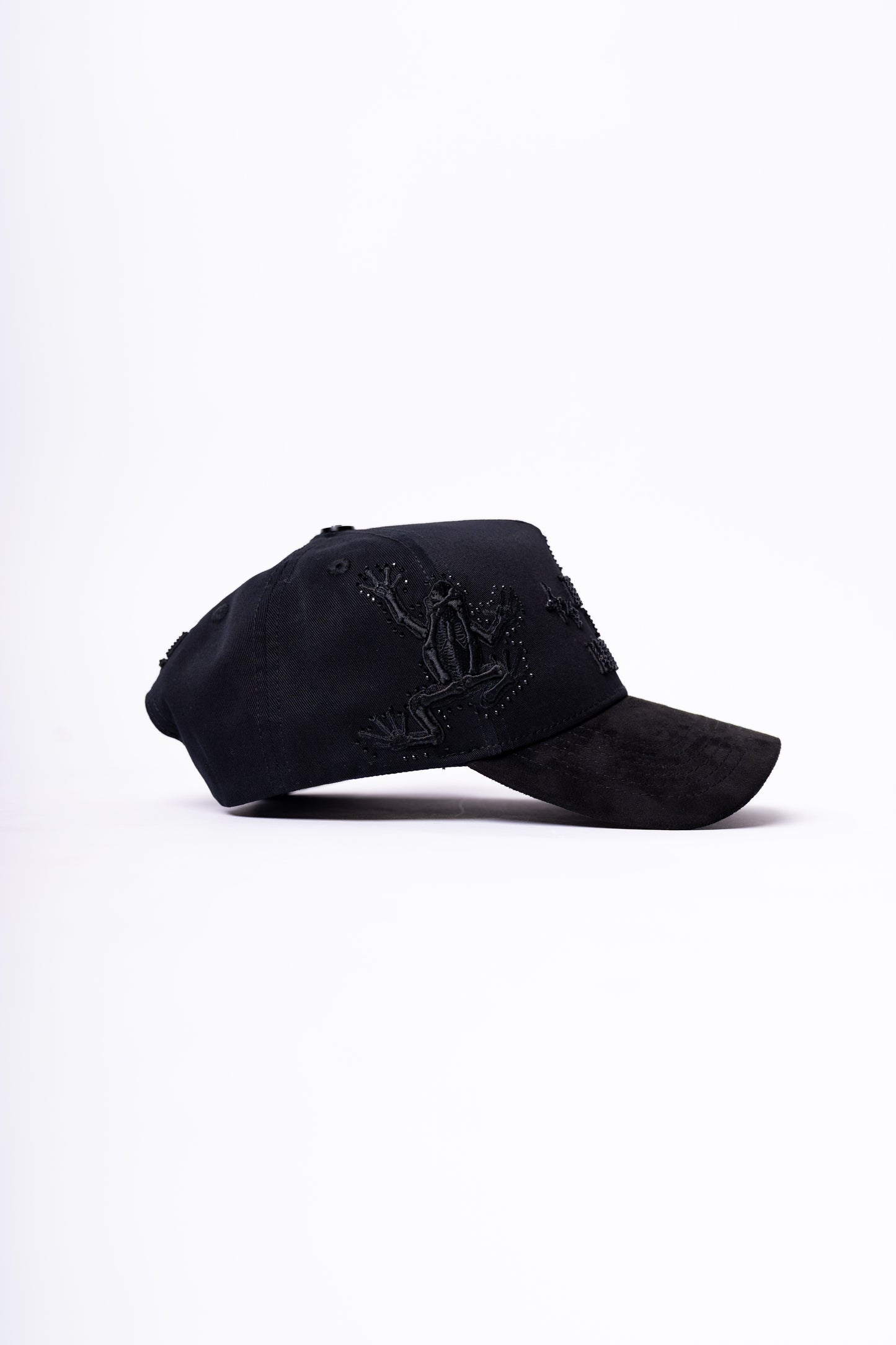 Rico o M total black
